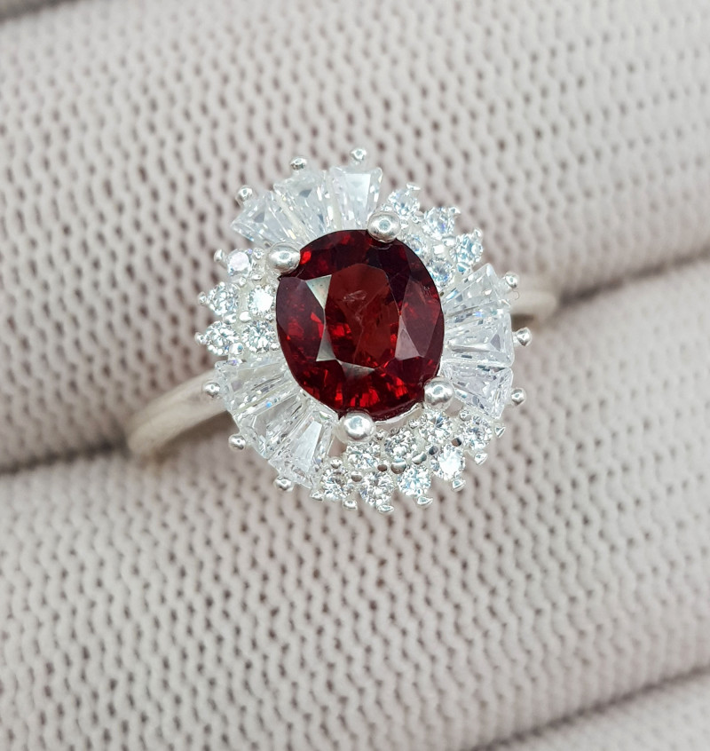 Natural Almandine Garnet 12.60 Carats 925 Silver Ring