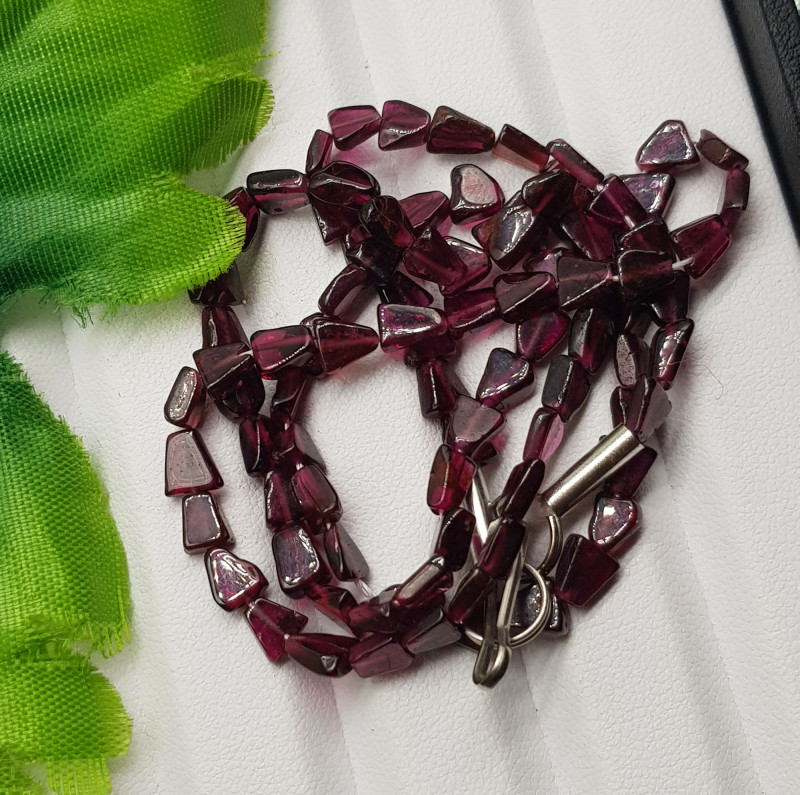 almandine garnet gemstone necklace beaded