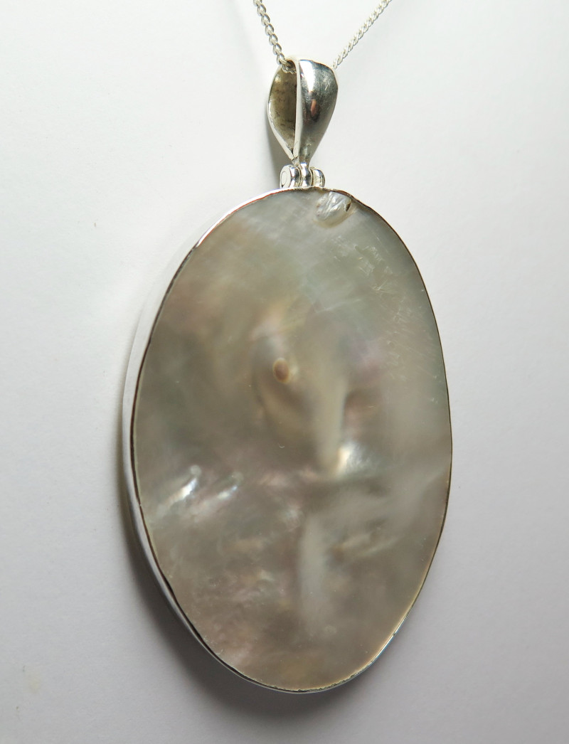 mother of pearl pendant