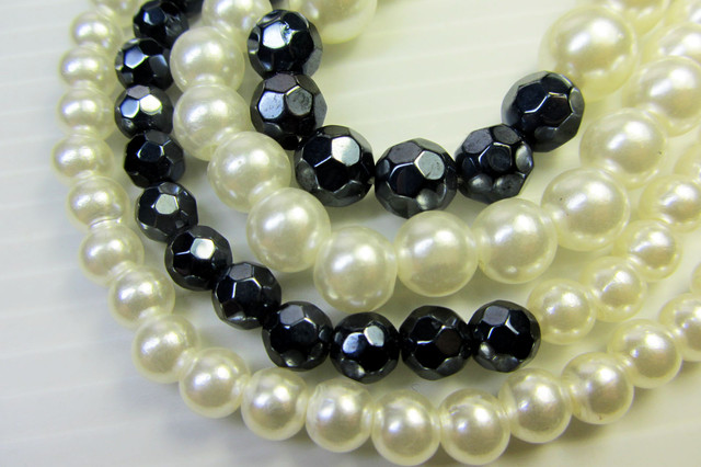 pearl necklace for jewellery auction