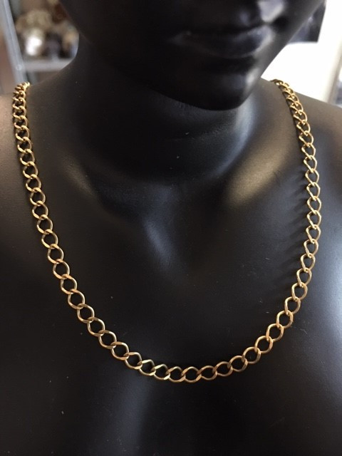 9 K CURB GOLD CHAIN, 50 CM LONG 6.8 