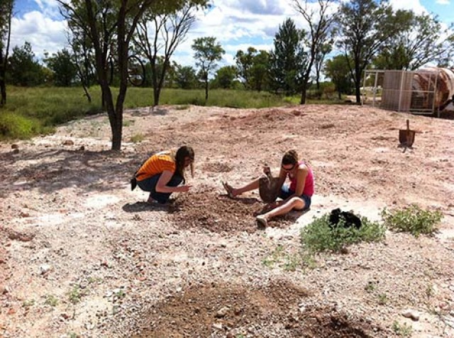 fossiking in lightning ridge