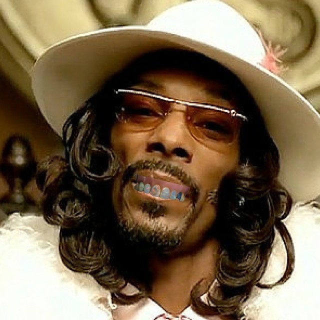 Snoop Dogg con dientes de ópalo de Harold Hodges