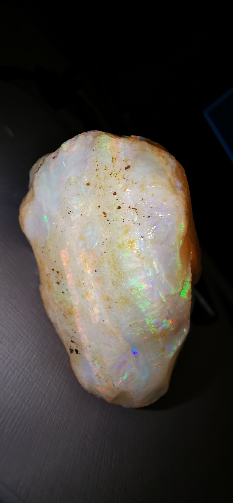 264 CTS BRAZILIAN ROUGH OPAL