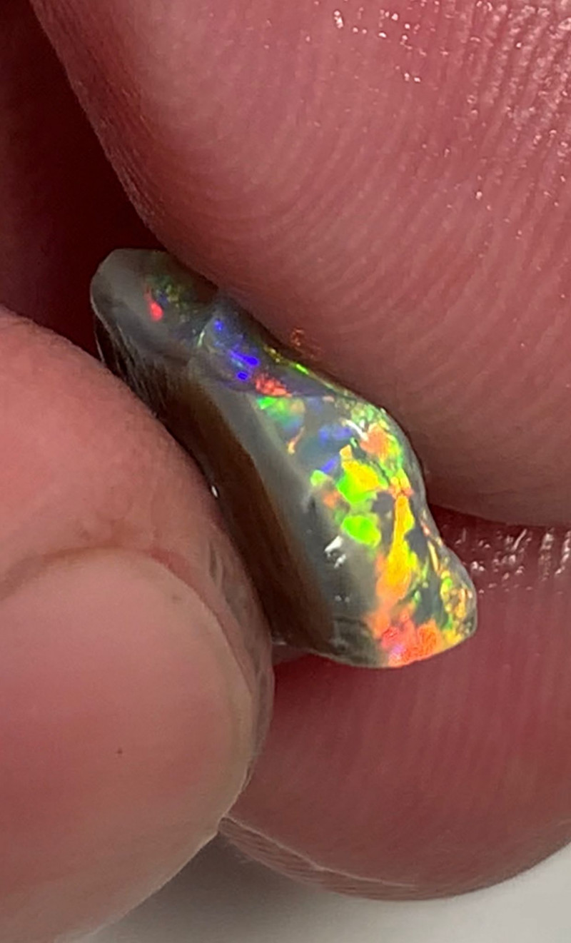 AAA Grade Super Bright Multicolour Gem Rough to Cut