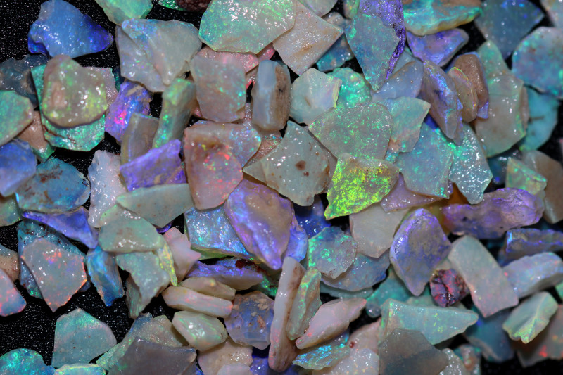 ONE OUNCE WHITE CLIFFS OPAL ROUGH PARCEL