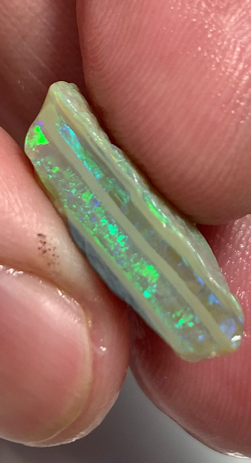 Select Thick Bright Seam Opal to Cut & Polish