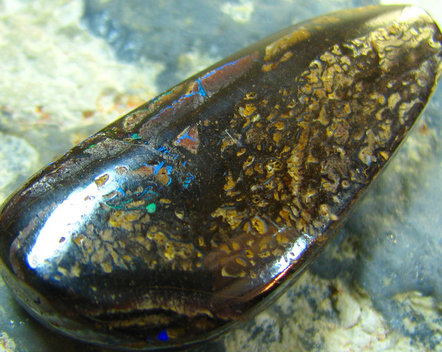 HIGH POLISHED IRONSTONE BOULDER + TRACE OF COLOR 35.10