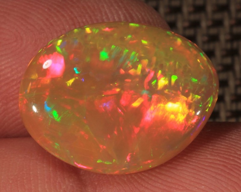 What is the Difference Between Precious and Common Opal? | Opal Auctions