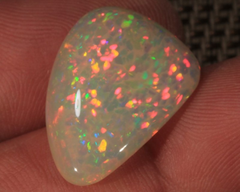 10.28CTBRILLIANT 4/5 WELO OPAL OPAL