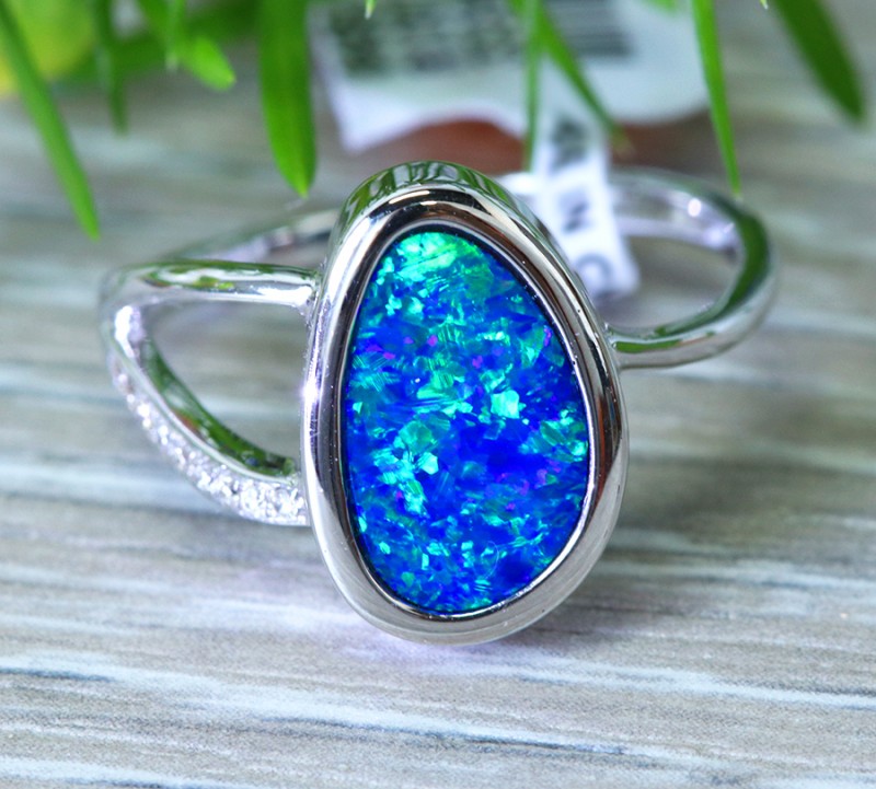Cute Opal Doublet opal in 14k white gold Ring size