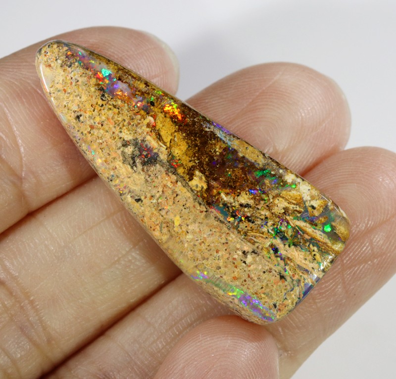 28.80Cts Pipe opal in creamy potch WS101